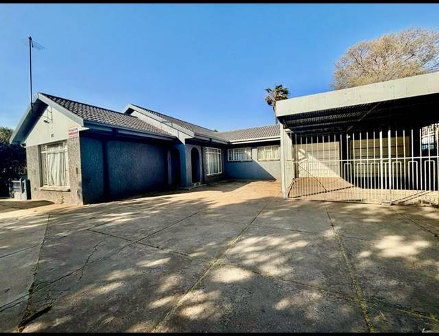 4 BEDROOM HOUSE FOR SALE IN VANDERBIJLPARK SE 6